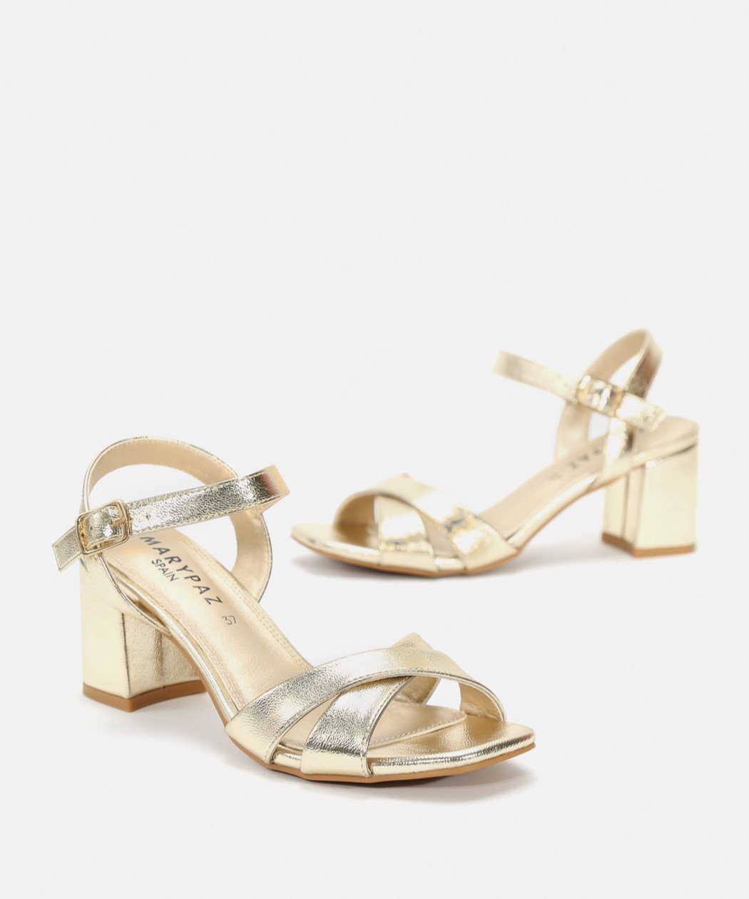 Sandalias tac&oacute;n tira cruzada